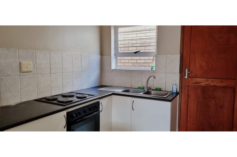 To Let 3 Bedroom Property for Rent in Normandie Western Cape